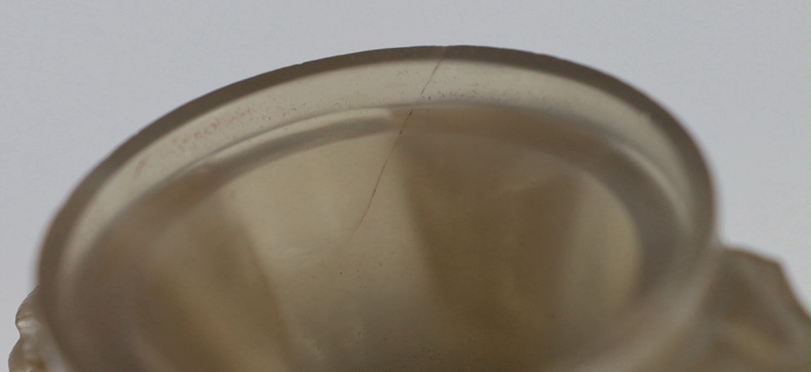 A pair of Chinese agate vases and covers, early 20th century, 19.5cm high, chip to one lion